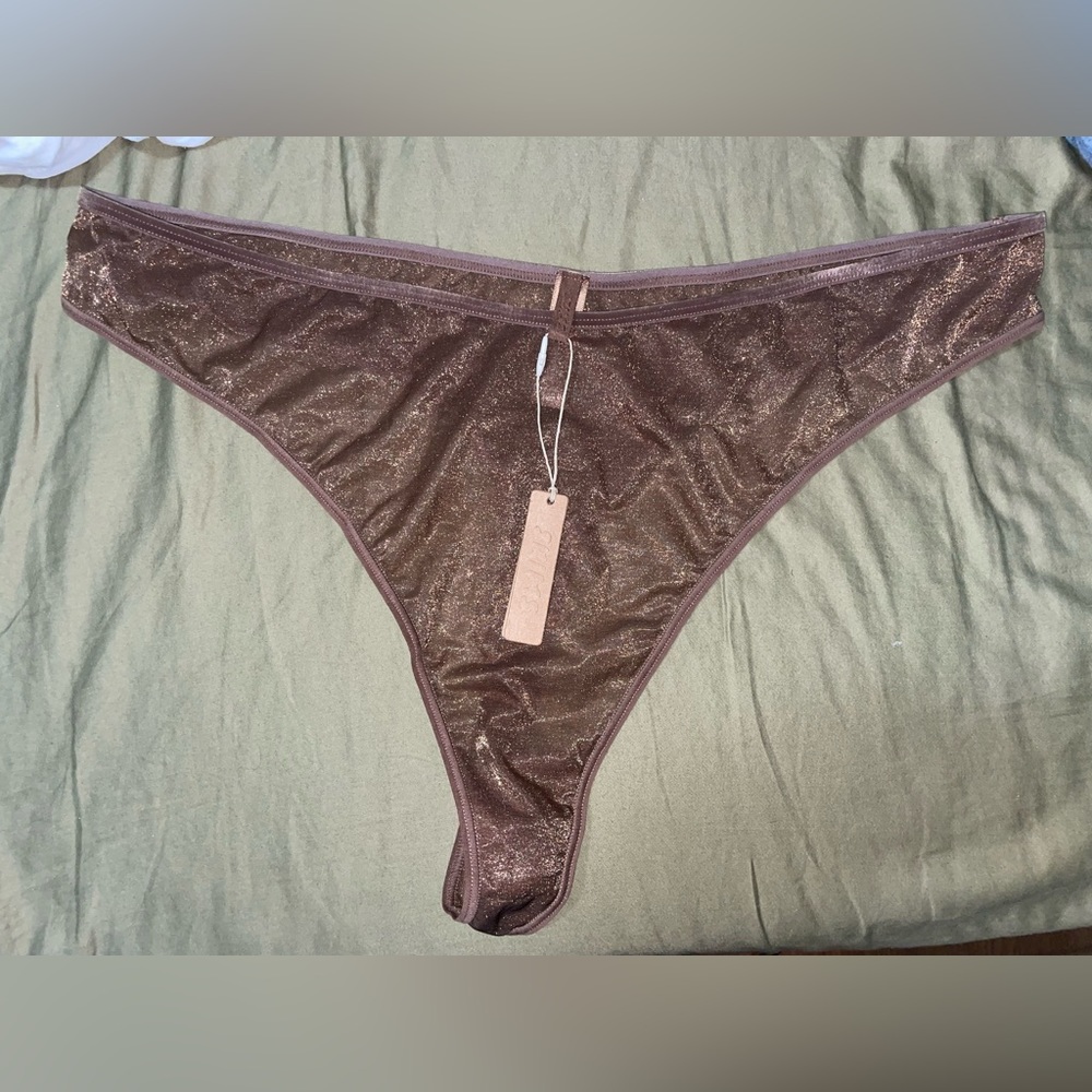 Skims Kim Kardashian Thong Size 4x Plus Size